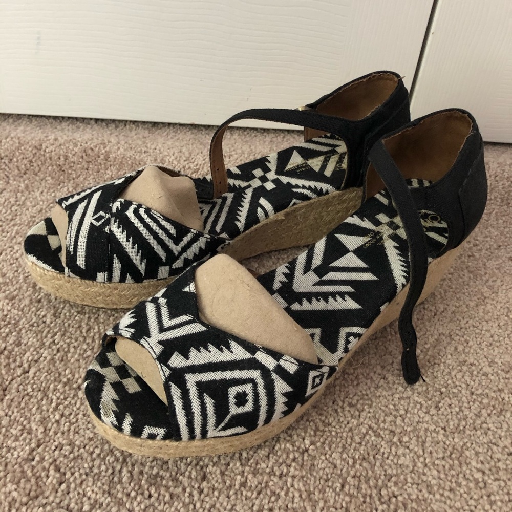 Toms wedge sandals